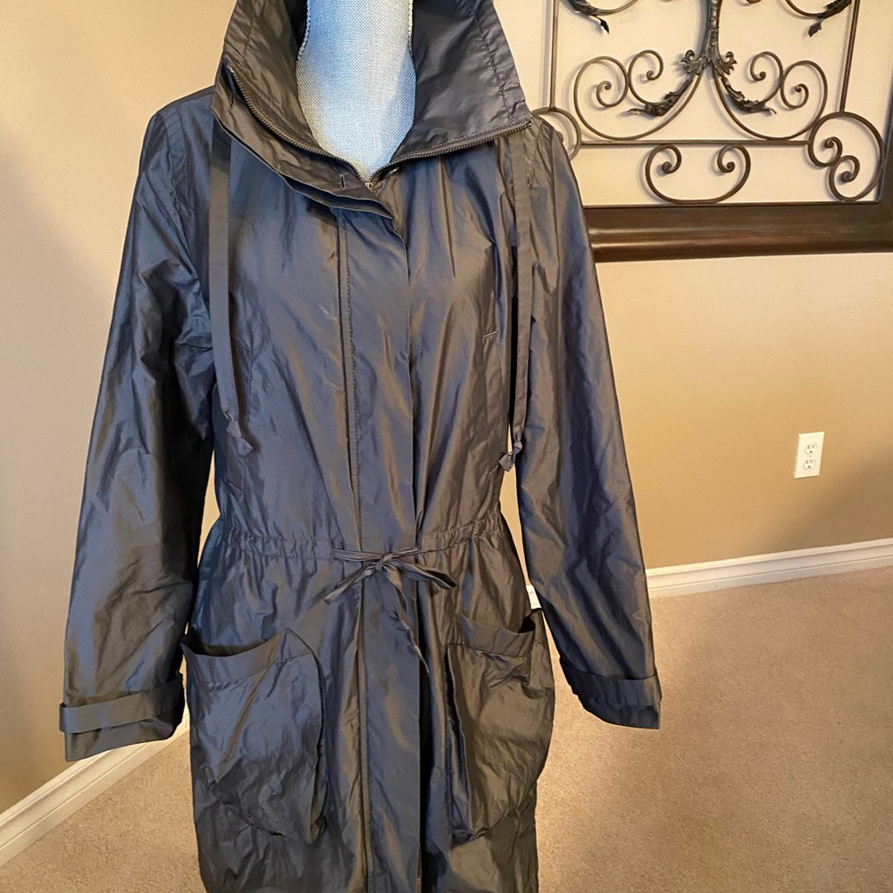 Rain coat
JIgsaw
Size 8